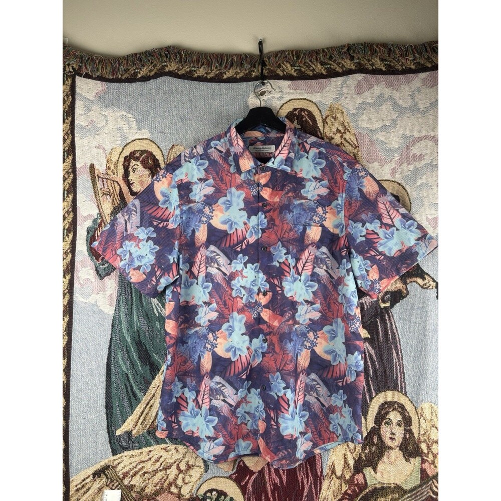 Tommy Bahama Mens IslandZone Coast Flora Fusion Camp Shirt Gem Berry Size Large